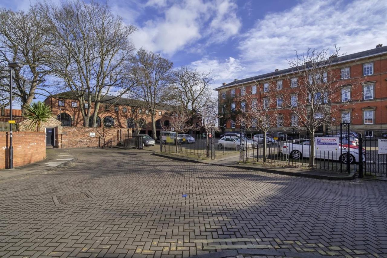 The Beehive Studio Apartment York Exterior photo